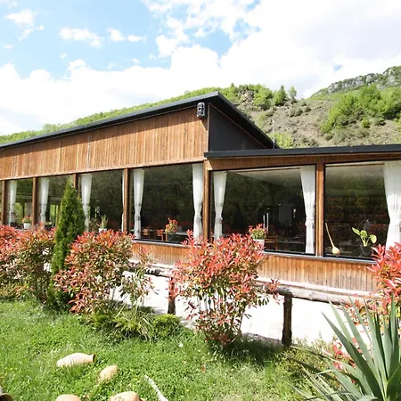 Alojamento de Turismo Selvagem Lugina E Shengjergjit ,bujtinat