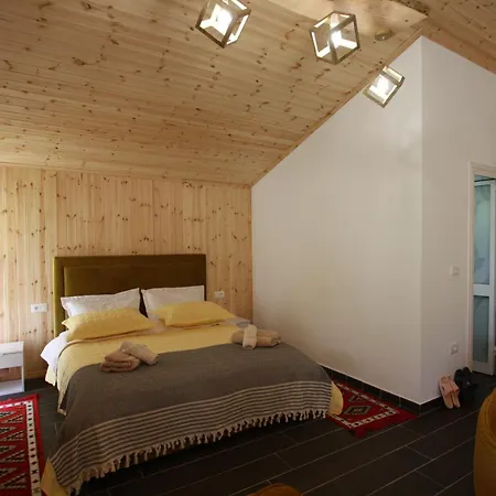 Alojamento de Turismo Selvagem Lugina E Shengjergjit ,bujtinat Tirana