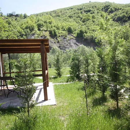 Alojamento de Turismo Selvagem Lugina E Shengjergjit ,bujtinat