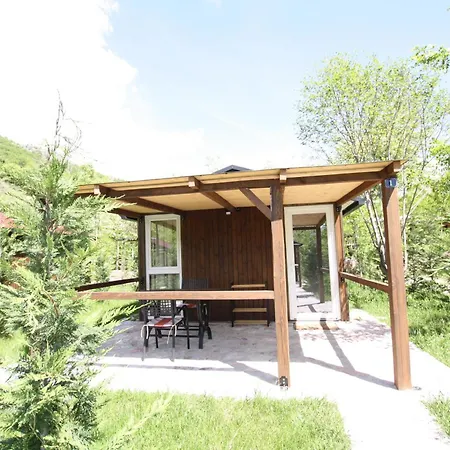 Lugina E Shengjergjit ,bujtinat Alojamento de Turismo Selvagem *