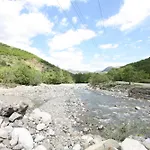 Lugina E Shengjergjit ,bujtinat * Tiran