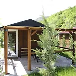 Lodge Lugina E Shengjergjit ,bujtinat Tirana