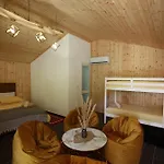 Lodge Lugina E Shengjergjit ,bujtinat