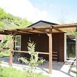 Lugina E Shengjergjit ,bujtinat Lodge
