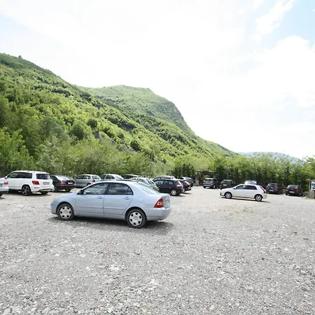 Orman Evi Lugina E Shengjergjit ,bujtinat *