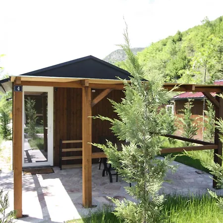 Lodge Lugina E Shengjergjit ,bujtinat Tirana