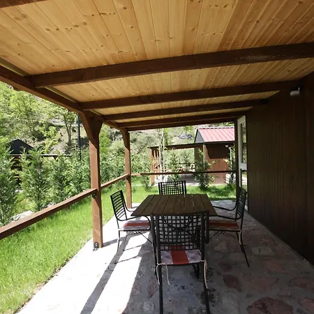 Lugina E Shengjergjit ,bujtinat * Tirana