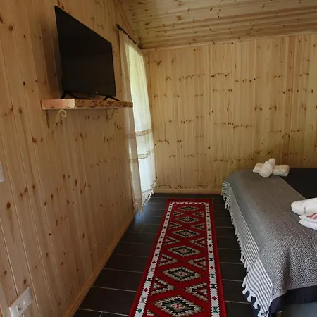 Orman Evi Lugina E Shengjergjit ,bujtinat *
