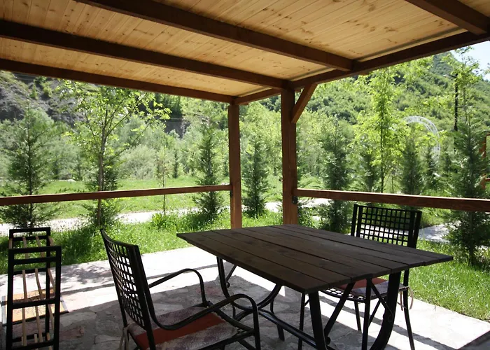 山林小屋 Lugina E Shengjergjit ,bujtinat 地拉那