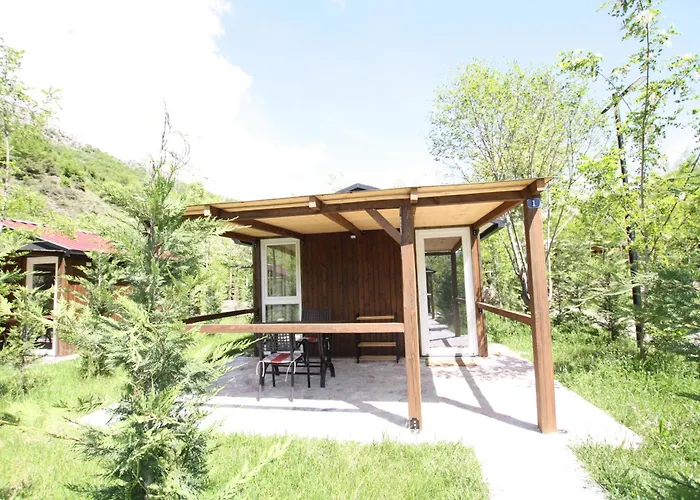Lugina E Shengjergjit ,bujtinat 山林小屋 *
